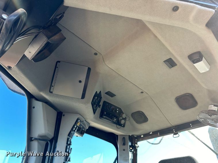 image for item OM9781 2018 Caterpillar  140M3 AWD motor grader