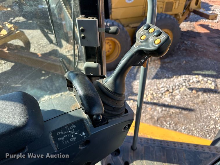 image for item OM9781 2018 Caterpillar  140M3 AWD motor grader