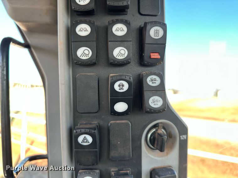 image for item OM9781 2018 Caterpillar  140M3 AWD motor grader