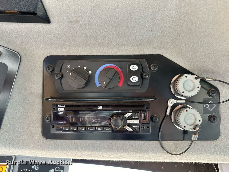 image for item OM9781 2018 Caterpillar  140M3 AWD motor grader