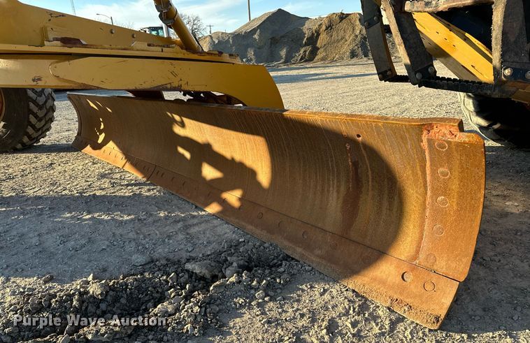 image for item OM9782 2014 Caterpillar  140M3 AWD motor grader