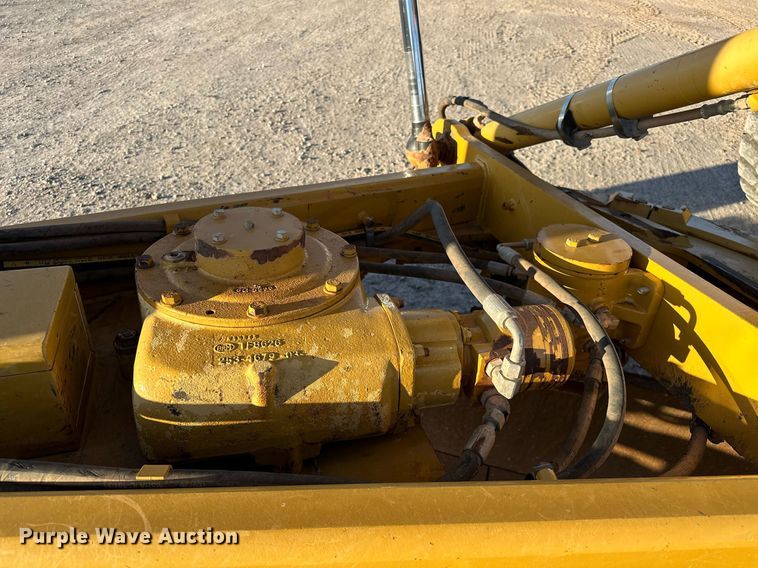 image for item OM9782 2014 Caterpillar  140M3 AWD motor grader