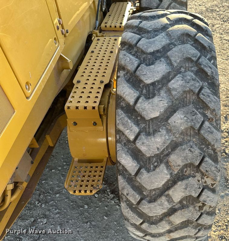 image for item OM9782 2014 Caterpillar  140M3 AWD motor grader