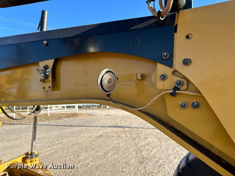 image for item OM9783 2014 Caterpillar  140M3 AWD motor grader