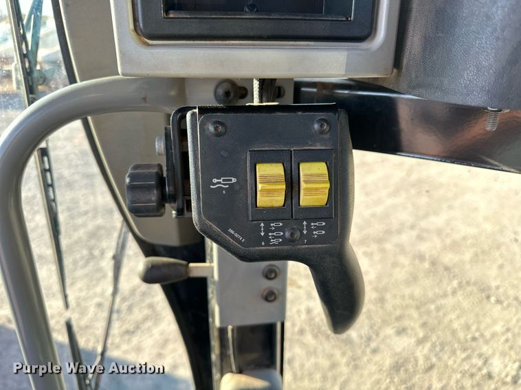 image for item OM9783 2014 Caterpillar  140M3 AWD motor grader