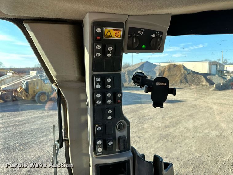 image for item OM9783 2014 Caterpillar  140M3 AWD motor grader