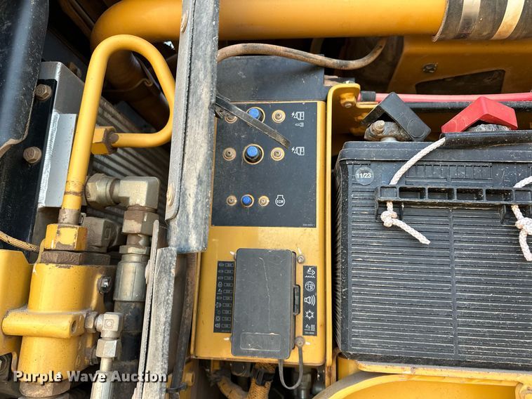 image for item OM9783 2014 Caterpillar  140M3 AWD motor grader