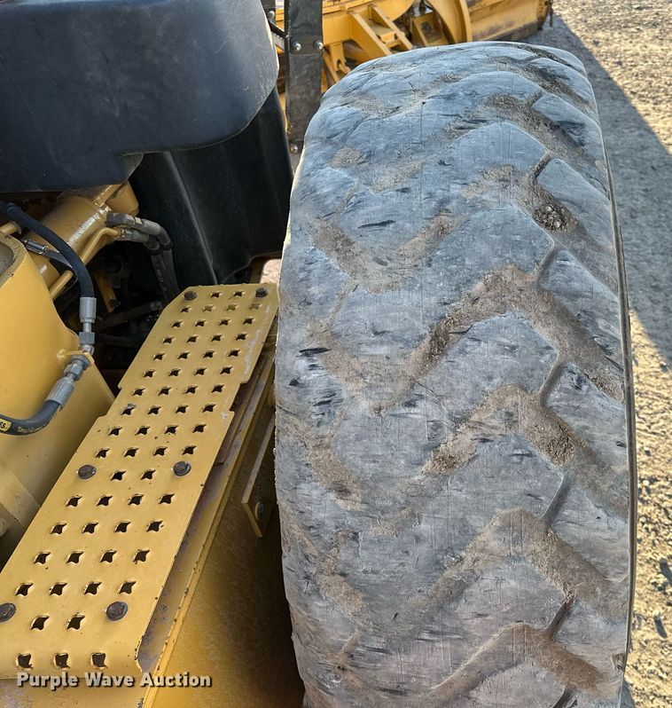 image for item OM9783 2014 Caterpillar  140M3 AWD motor grader