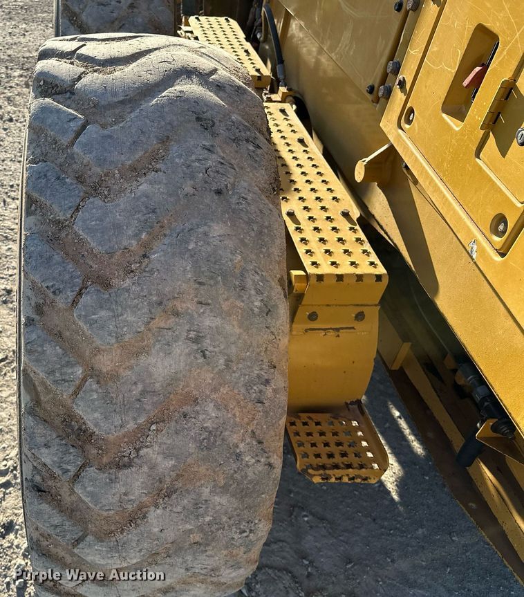 image for item OM9783 2014 Caterpillar  140M3 AWD motor grader