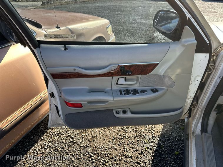 image for item OM9802 2002 Mercury  Grand Marquis 