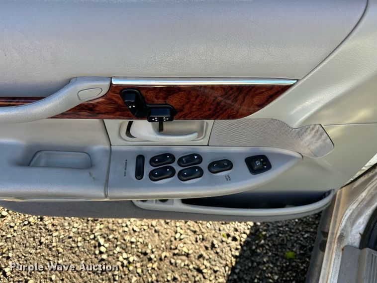 image for item OM9802 2002 Mercury  Grand Marquis 