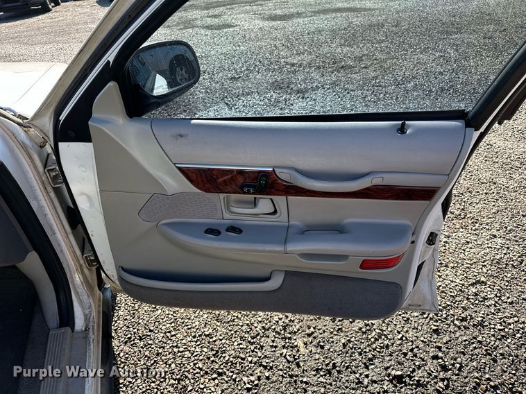 image for item OM9802 2002 Mercury  Grand Marquis 