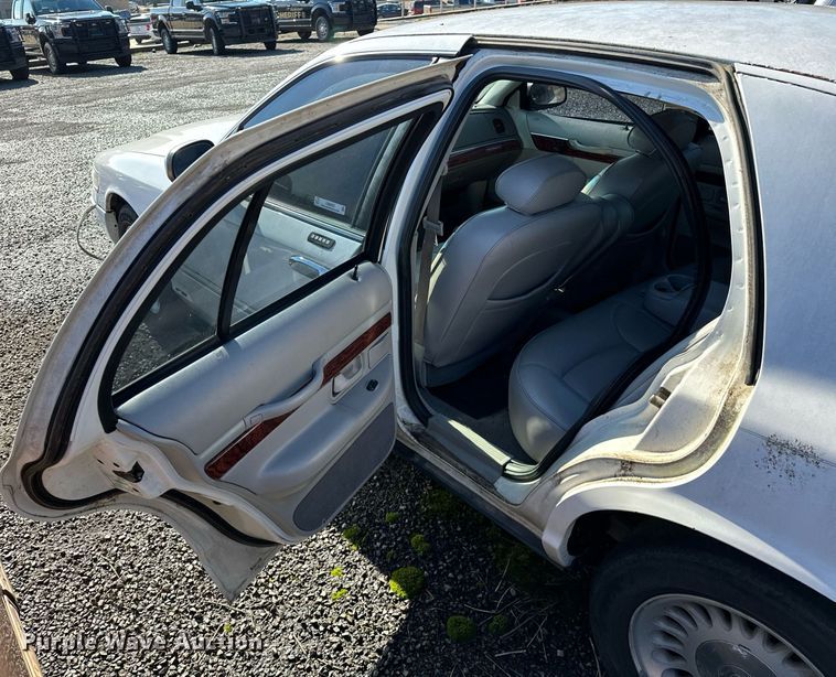 image for item OM9802 2002 Mercury  Grand Marquis 