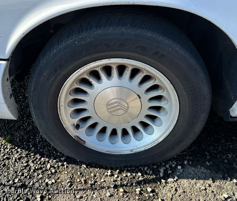 image for item OM9802 2002 Mercury  Grand Marquis 