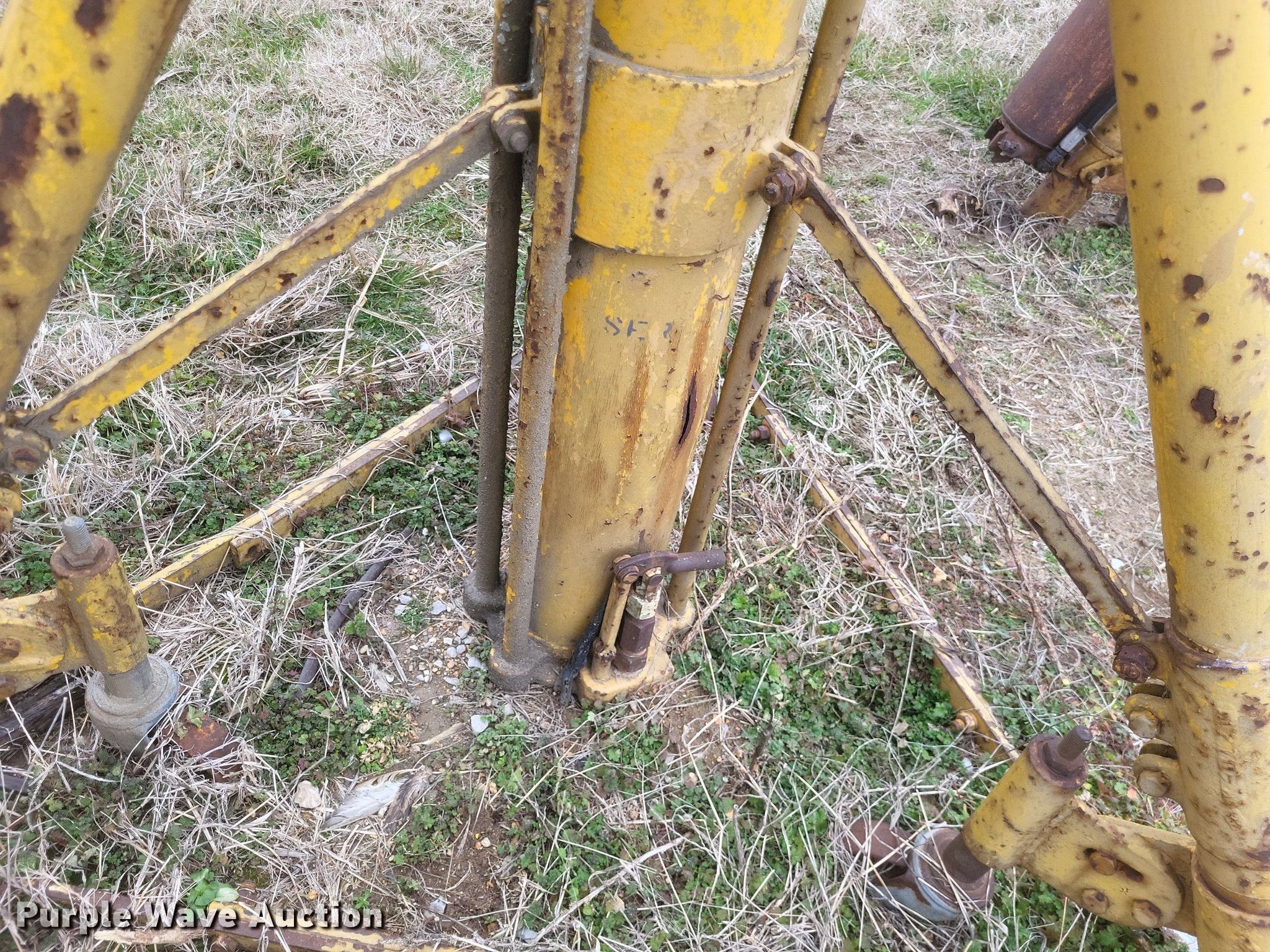 (2) Hydraulic airplane jacks in Cape Girardeau, MO Item MI9947 for sale Purple Wave