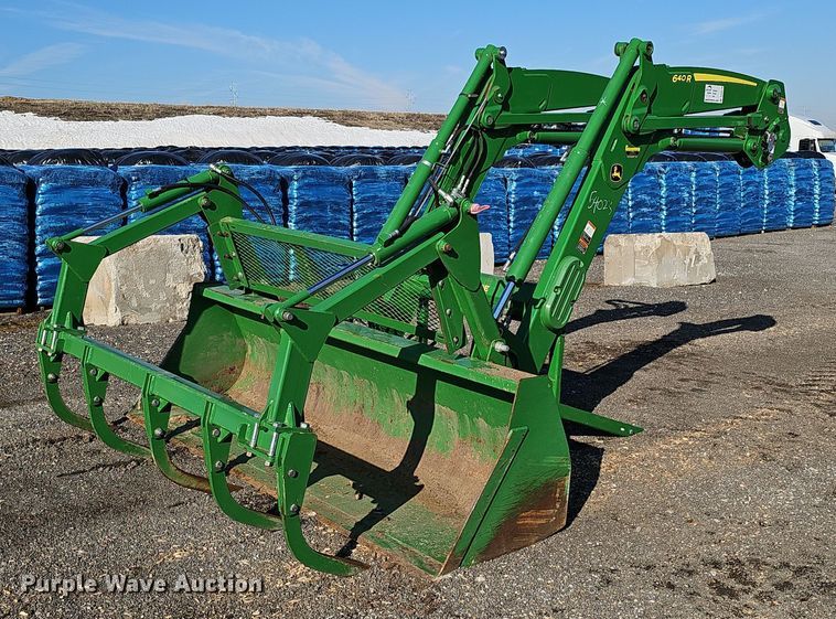 image for item DK0519 2017 John Deere 640R loader