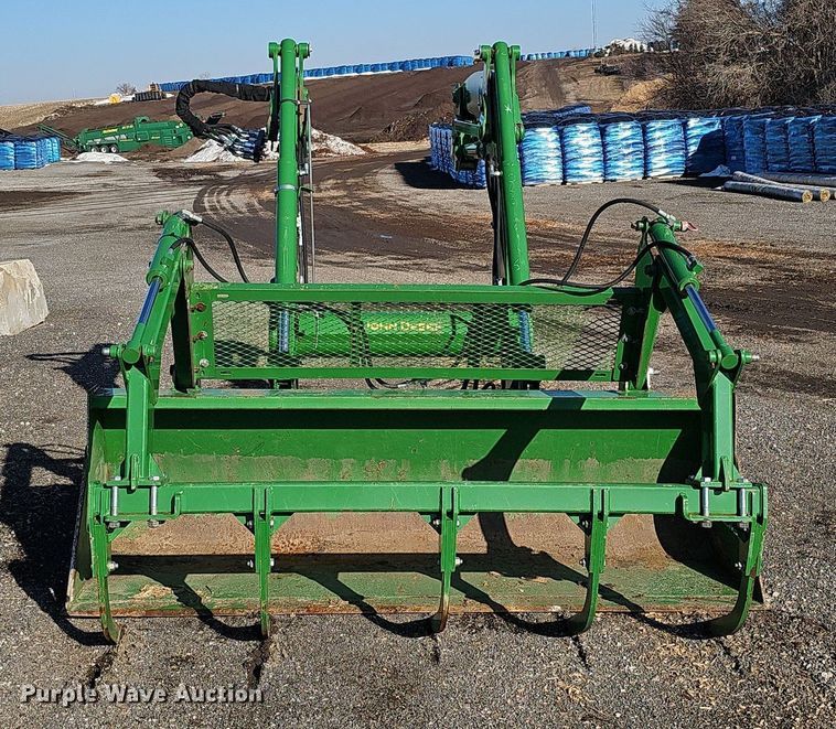 image for item DK0519 2017 John Deere 640R loader