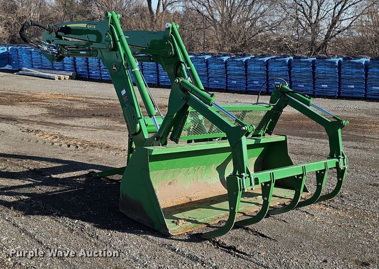 image for item DK0519 2017 John Deere 640R loader