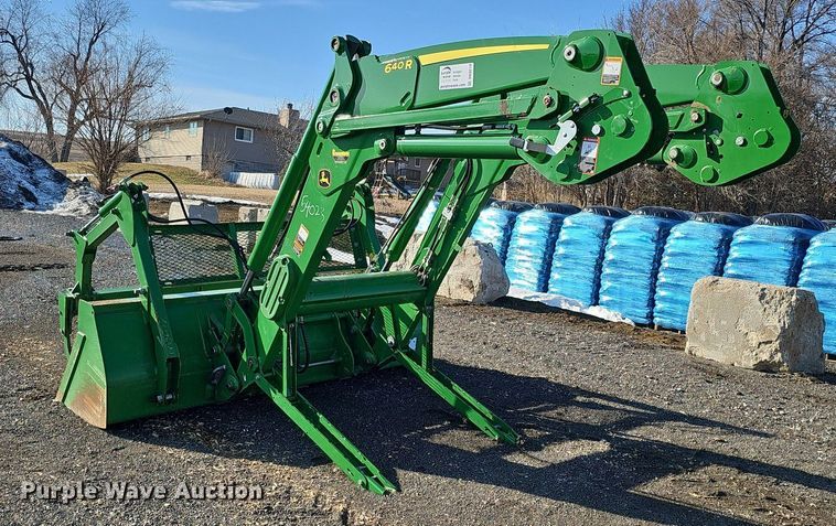 image for item DK0519 2017 John Deere 640R loader