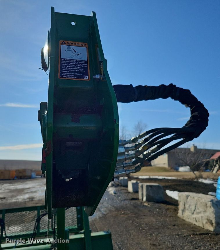 image for item DK0519 2017 John Deere 640R loader