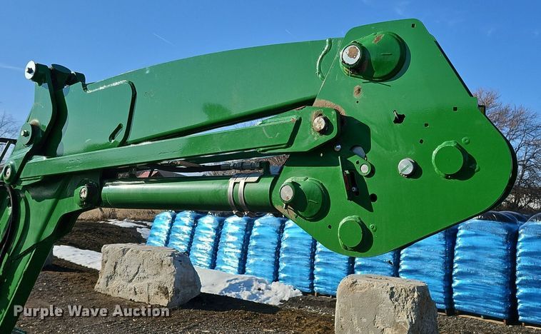image for item DK0519 2017 John Deere 640R loader
