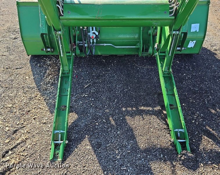 image for item DK0519 2017 John Deere 640R loader