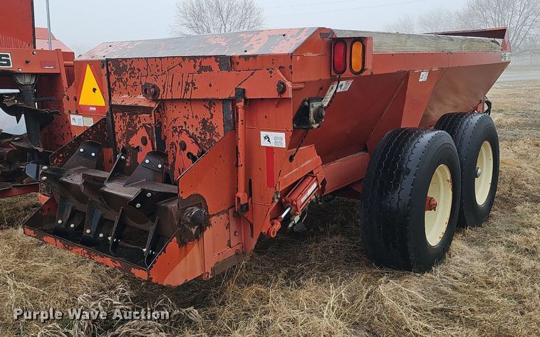 image for item DK0522 H&S 2602 manure spreader