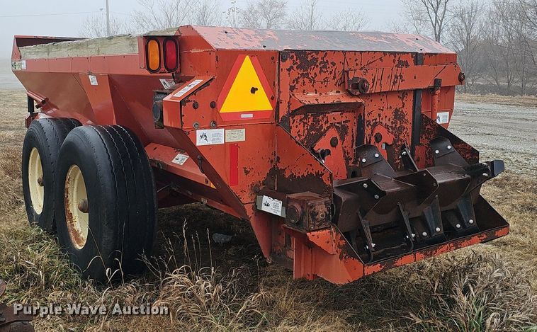 image for item DK0522 H&S 2602 manure spreader