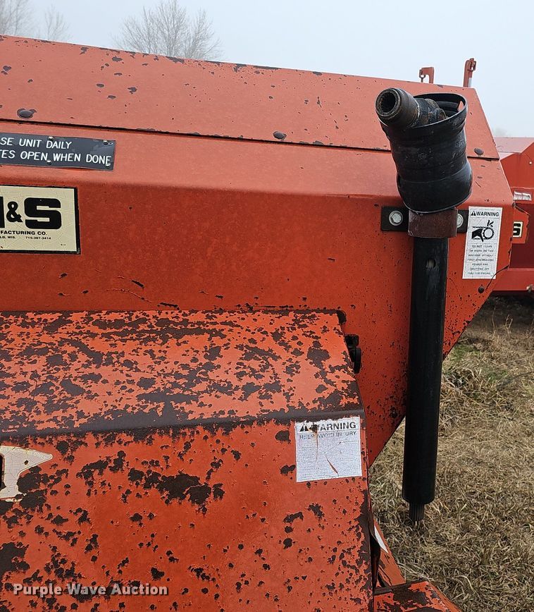 image for item DK0522 H&S 2602 manure spreader