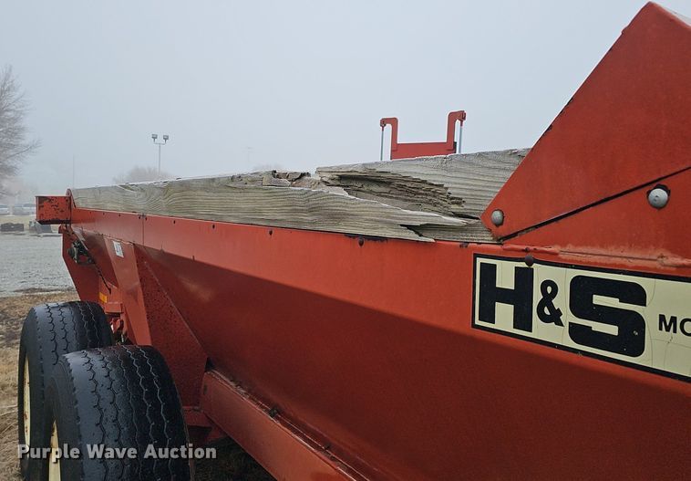 image for item DK0522 H&S 2602 manure spreader