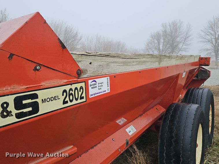 image for item DK0522 H&S 2602 manure spreader