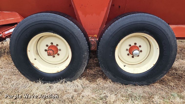 image for item DK0522 H&S 2602 manure spreader