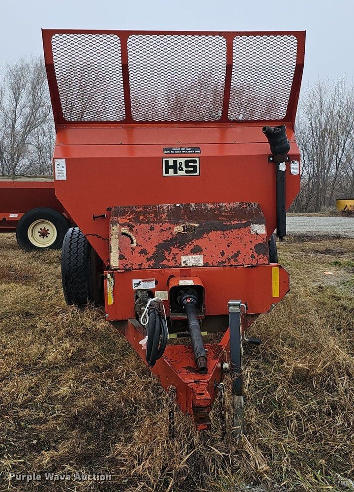 image for item DK0523 H&S 3306 manure spreader