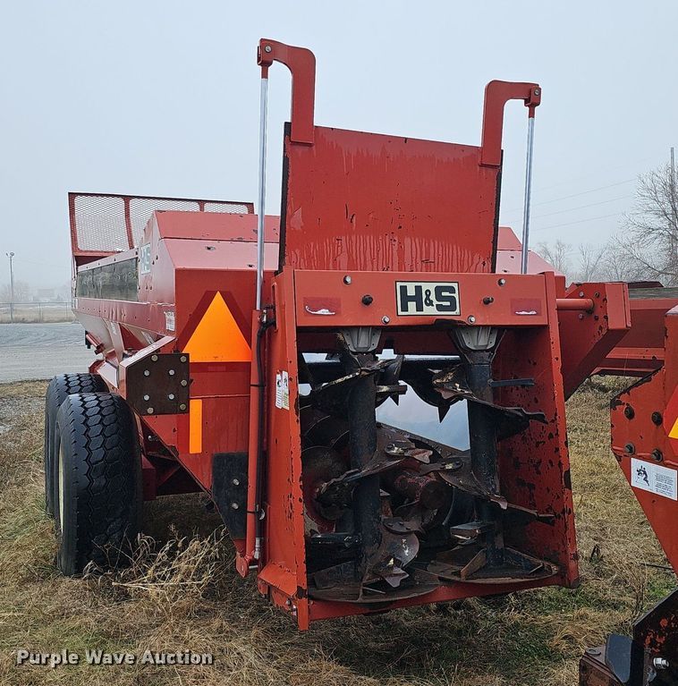 image for item DK0523 H&S 3306 manure spreader