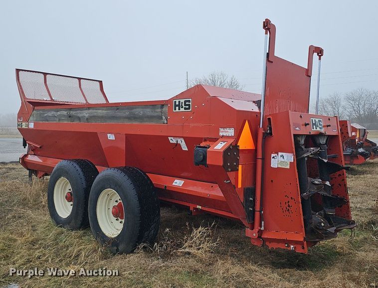 image for item DK0523 H&S 3306 manure spreader