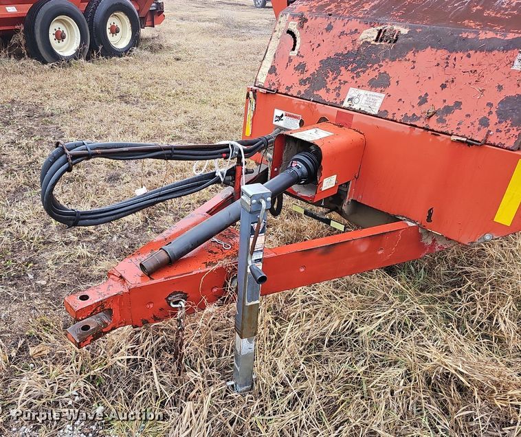 image for item DK0523 H&S 3306 manure spreader