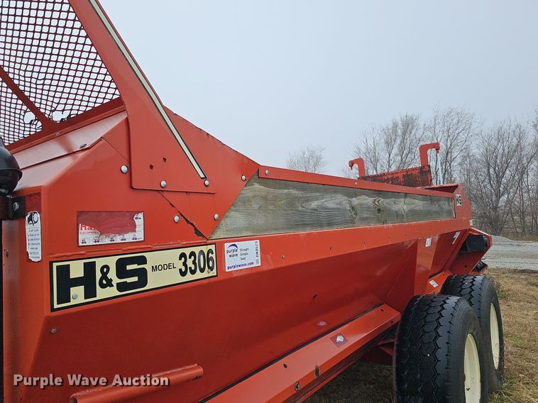 image for item DK0523 H&S 3306 manure spreader