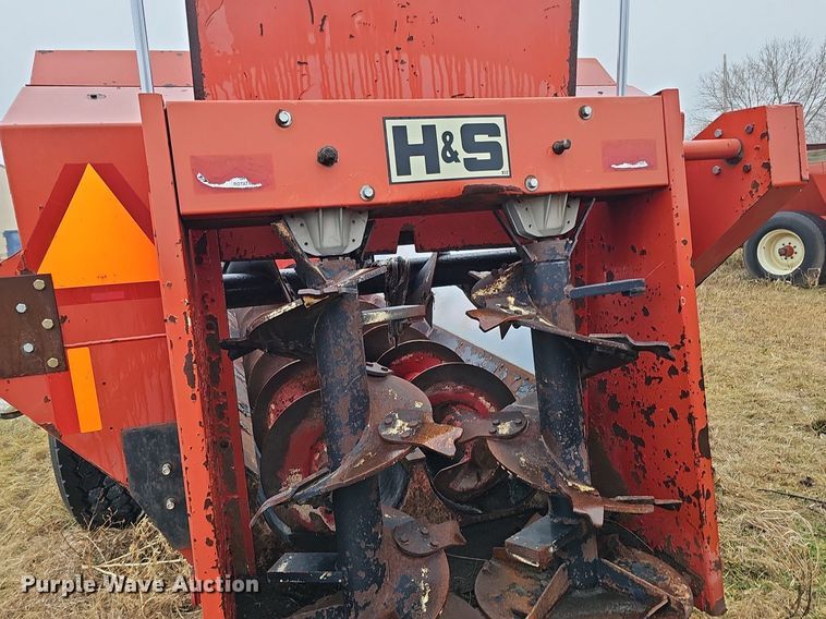 image for item DK0523 H&S 3306 manure spreader