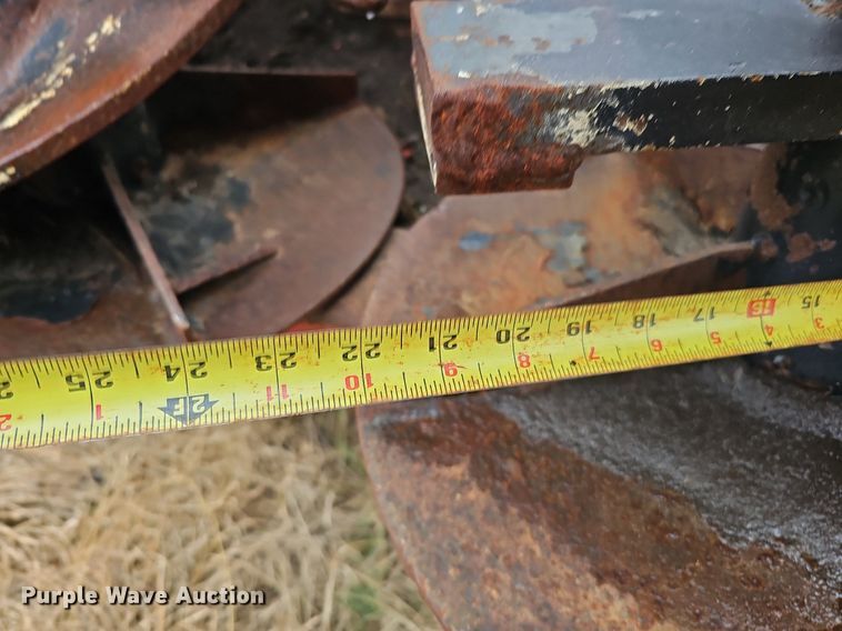 image for item DK0523 H&S 3306 manure spreader