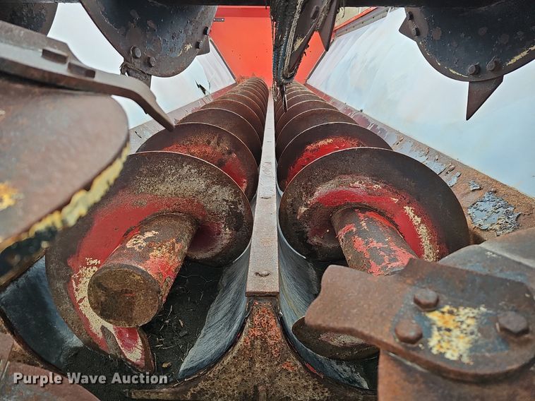 image for item DK0523 H&S 3306 manure spreader