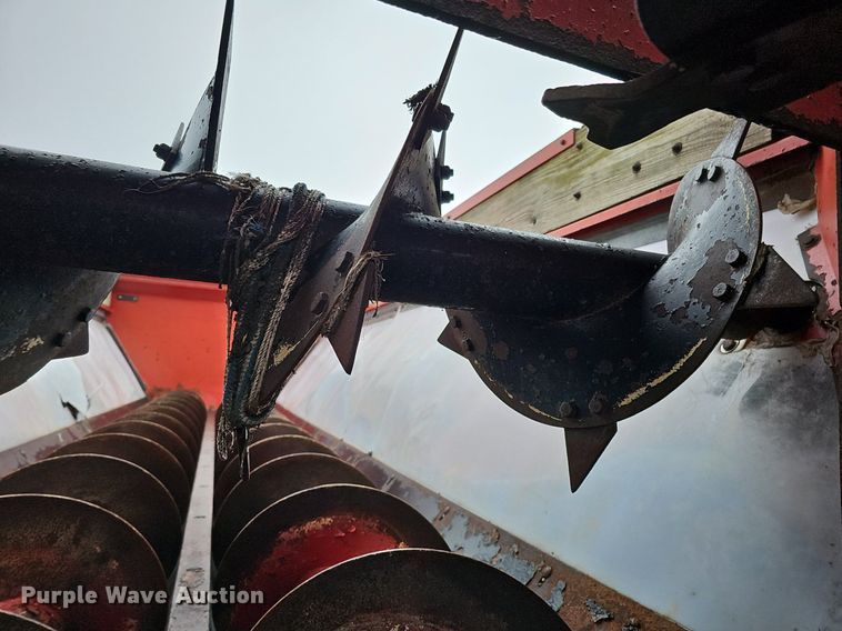 image for item DK0523 H&S 3306 manure spreader