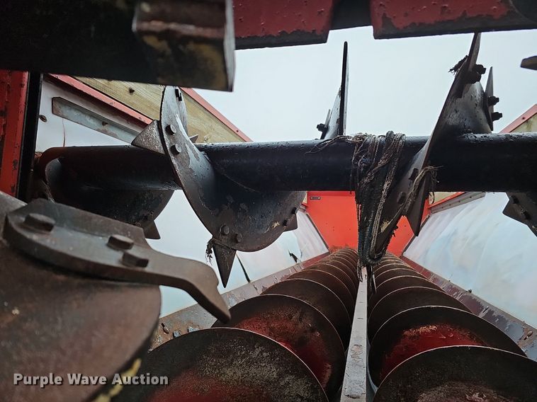 image for item DK0523 H&S 3306 manure spreader