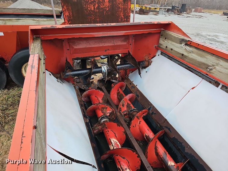 image for item DK0523 H&S 3306 manure spreader