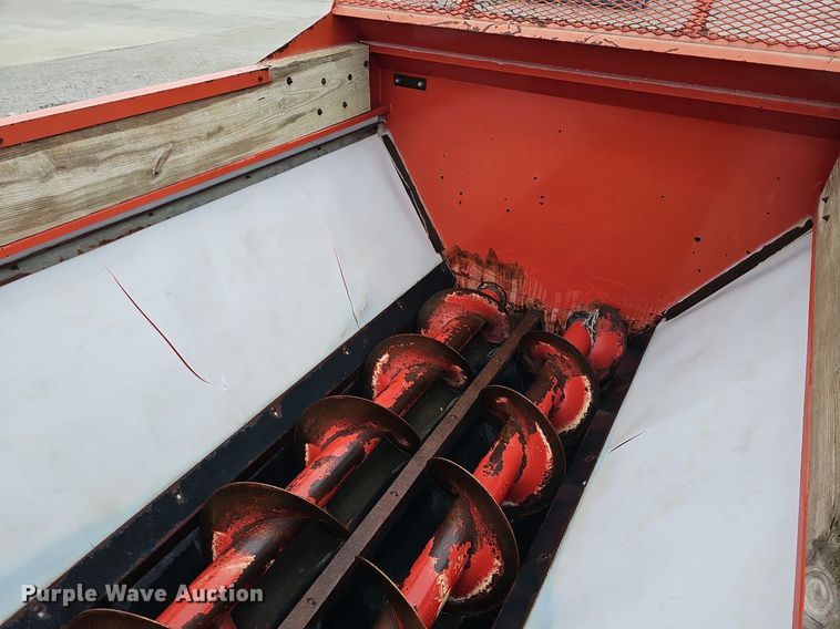 image for item DK0523 H&S 3306 manure spreader