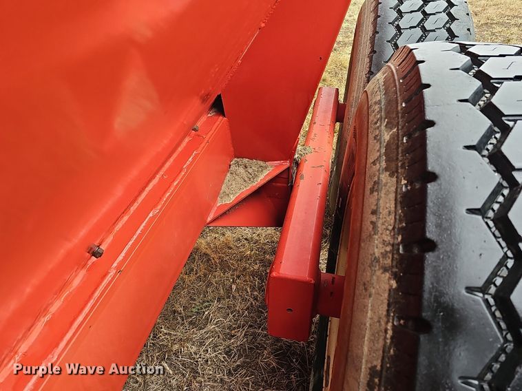 image for item DK0523 H&S 3306 manure spreader