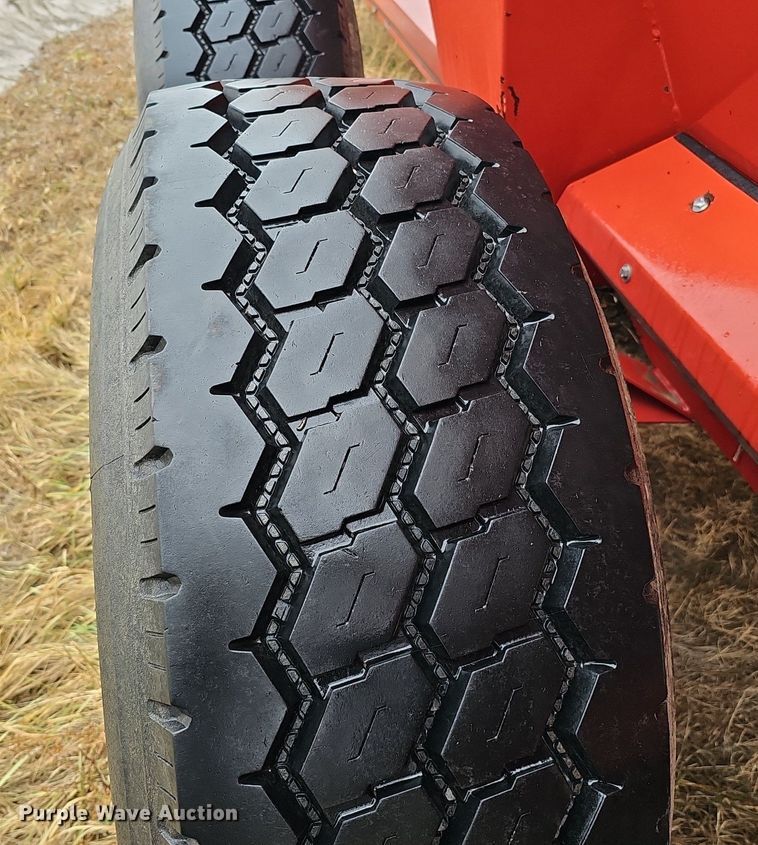 image for item DK0523 H&S 3306 manure spreader