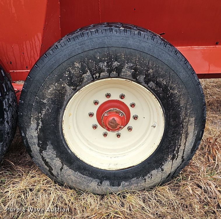 image for item DK0523 H&S 3306 manure spreader