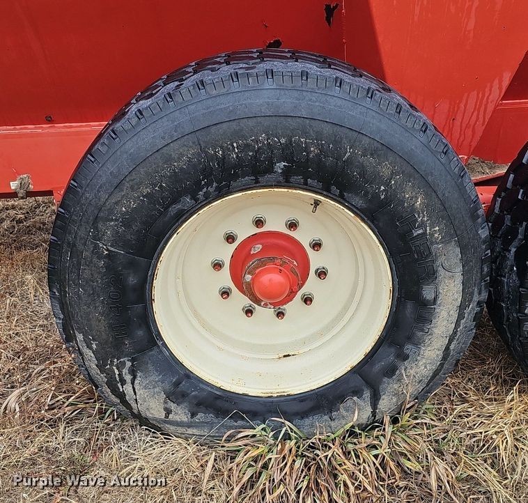 image for item DK0523 H&S 3306 manure spreader