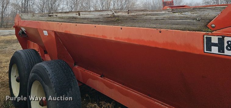 image for item DK0524 H&S 2602 manure spreader