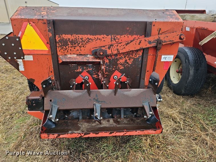 image for item DK0524 H&S 2602 manure spreader